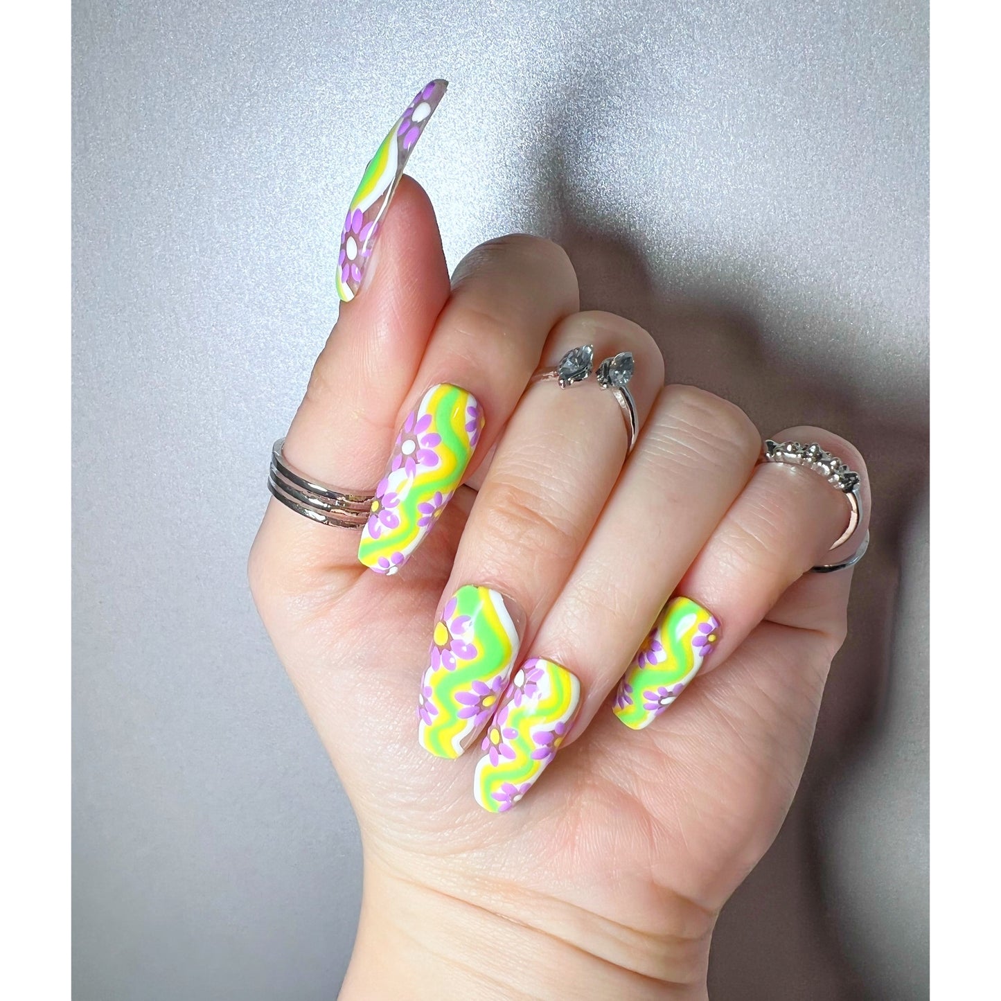 Flowers And Swirls Press On Nails