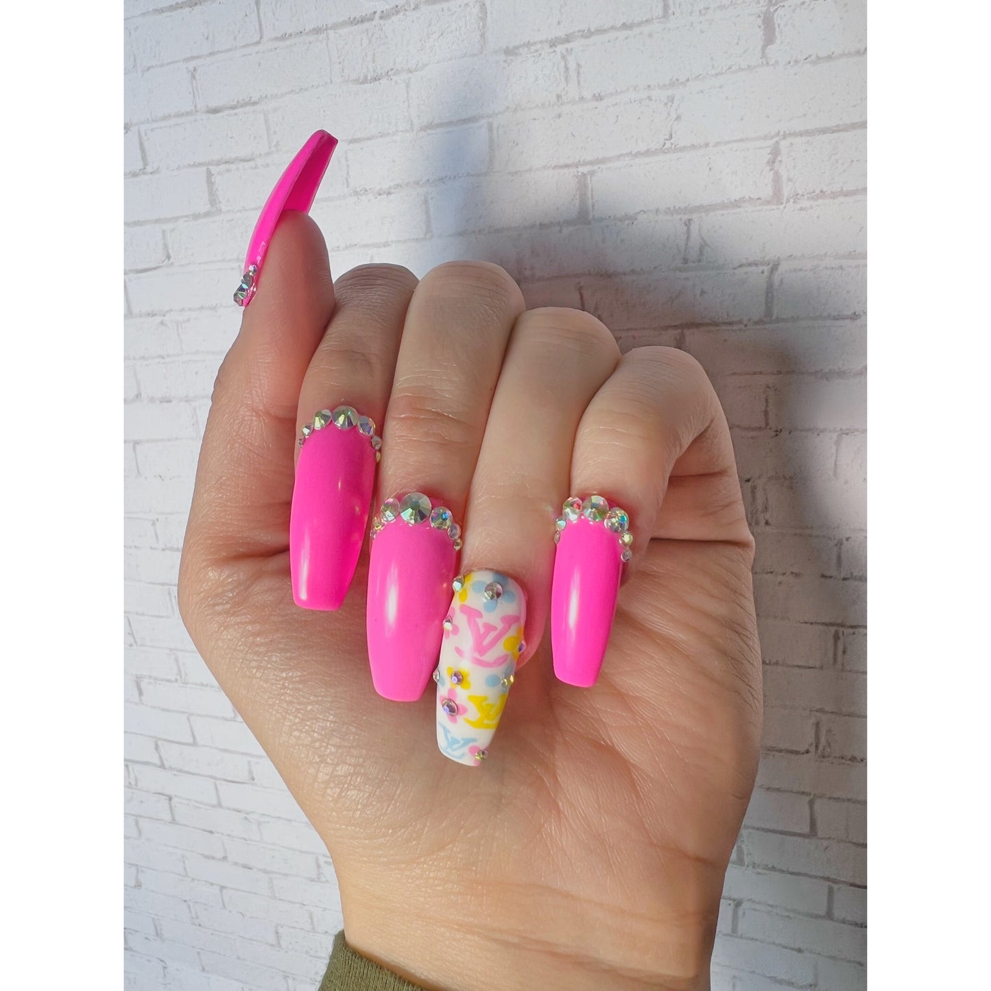 Barbie Dreams LV Press On Nails – FASHION COUTURE